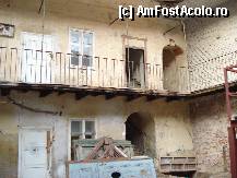 [P19] Sibiu -Piata Mica,alta imagine cu aceeasi casa » foto by Diaura*
 - 
&lt;span class=&quot;allrVoted glyphicon glyphicon-heart hidden&quot; id=&quot;av284246&quot;&gt;&lt;/span&gt;
&lt;a class=&quot;m-l-10 hidden&quot; id=&quot;sv284246&quot; onclick=&quot;voting_Foto_DelVot(,284246,29199)&quot; role=&quot;button&quot;&gt;șterge vot &lt;span class=&quot;glyphicon glyphicon-remove&quot;&gt;&lt;/span&gt;&lt;/a&gt;
&lt;a id=&quot;v9284246&quot; class=&quot; c-red&quot;  onclick=&quot;voting_Foto_SetVot(284246)&quot; role=&quot;button&quot;&gt;&lt;span class=&quot;glyphicon glyphicon-heart-empty&quot;&gt;&lt;/span&gt; &lt;b&gt;LIKE&lt;/b&gt; = Votează poza&lt;/a&gt; &lt;img class=&quot;hidden&quot;  id=&quot;f284246W9&quot; src=&quot;/imagini/loader.gif&quot; border=&quot;0&quot; /&gt;&lt;span class=&quot;AjErrMes hidden&quot; id=&quot;e284246ErM&quot;&gt;&lt;/span&gt;