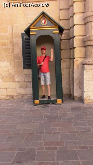 [P26] In onor ! Subsemnatul de garda la Palatul Marelui Maestru ! » foto by ovidiuyepi
 - 
<span class="allrVoted glyphicon glyphicon-heart hidden" id="av1233301"></span>
<a class="m-l-10 hidden" id="sv1233301" onclick="voting_Foto_DelVot(,1233301,29231)" role="button">șterge vot <span class="glyphicon glyphicon-remove"></span></a>
<a id="v91233301" class=" c-red"  onclick="voting_Foto_SetVot(1233301)" role="button"><span class="glyphicon glyphicon-heart-empty"></span> <b>LIKE</b> = Votează poza</a> <img class="hidden"  id="f1233301W9" src="/imagini/loader.gif" border="0" /><span class="AjErrMes hidden" id="e1233301ErM"></span>