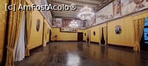 [P68] Sala Consiliului Suprem » foto by irinad
 - 
<span class="allrVoted glyphicon glyphicon-heart hidden" id="av1514739"></span>
<a class="m-l-10 hidden" id="sv1514739" onclick="voting_Foto_DelVot(,1514739,29231)" role="button">șterge vot <span class="glyphicon glyphicon-remove"></span></a>
<a id="v91514739" class=" c-red"  onclick="voting_Foto_SetVot(1514739)" role="button"><span class="glyphicon glyphicon-heart-empty"></span> <b>LIKE</b> = Votează poza</a> <img class="hidden"  id="f1514739W9" src="/imagini/loader.gif" border="0" /><span class="AjErrMes hidden" id="e1514739ErM"></span>