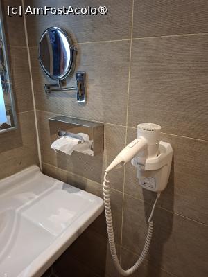 [P20] 20 Cairo, Novotel Cairo Airport Hotel, Camera 222, Baia, Uscător de păr » foto by mprofeanu
 - 
<span class="allrVoted glyphicon glyphicon-heart hidden" id="av1522007"></span>
<a class="m-l-10 hidden" id="sv1522007" onclick="voting_Foto_DelVot(,1522007,29286)" role="button">șterge vot <span class="glyphicon glyphicon-remove"></span></a>
<a id="v91522007" class=" c-red"  onclick="voting_Foto_SetVot(1522007)" role="button"><span class="glyphicon glyphicon-heart-empty"></span> <b>LIKE</b> = Votează poza</a> <img class="hidden"  id="f1522007W9" src="/imagini/loader.gif" border="0" /><span class="AjErrMes hidden" id="e1522007ErM"></span>