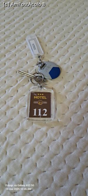 [P23] Hotel Sogni dʼOro Airport, cheia camerei noastre » foto by irinad
 - 
<span class="allrVoted glyphicon glyphicon-heart hidden" id="av1524291"></span>
<a class="m-l-10 hidden" id="sv1524291" onclick="voting_Foto_DelVot(,1524291,29293)" role="button">șterge vot <span class="glyphicon glyphicon-remove"></span></a>
<a id="v91524291" class=" c-red"  onclick="voting_Foto_SetVot(1524291)" role="button"><span class="glyphicon glyphicon-heart-empty"></span> <b>LIKE</b> = Votează poza</a> <img class="hidden"  id="f1524291W9" src="/imagini/loader.gif" border="0" /><span class="AjErrMes hidden" id="e1524291ErM"></span>