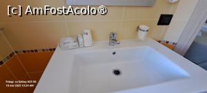 [P30] Hotel Sogni dʼOro Airport, în baie » foto by irinad
 - 
<span class="allrVoted glyphicon glyphicon-heart hidden" id="av1524298"></span>
<a class="m-l-10 hidden" id="sv1524298" onclick="voting_Foto_DelVot(,1524298,29293)" role="button">șterge vot <span class="glyphicon glyphicon-remove"></span></a>
<a id="v91524298" class=" c-red"  onclick="voting_Foto_SetVot(1524298)" role="button"><span class="glyphicon glyphicon-heart-empty"></span> <b>LIKE</b> = Votează poza</a> <img class="hidden"  id="f1524298W9" src="/imagini/loader.gif" border="0" /><span class="AjErrMes hidden" id="e1524298ErM"></span>