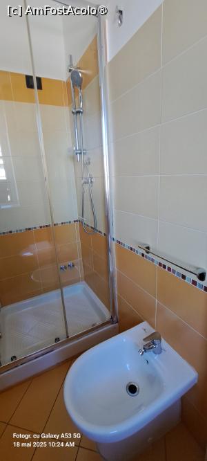 [P33] Hotel Sogni dʼOro Airport, în baie » foto by irinad
 - 
<span class="allrVoted glyphicon glyphicon-heart hidden" id="av1524301"></span>
<a class="m-l-10 hidden" id="sv1524301" onclick="voting_Foto_DelVot(,1524301,29293)" role="button">șterge vot <span class="glyphicon glyphicon-remove"></span></a>
<a id="v91524301" class=" c-red"  onclick="voting_Foto_SetVot(1524301)" role="button"><span class="glyphicon glyphicon-heart-empty"></span> <b>LIKE</b> = Votează poza</a> <img class="hidden"  id="f1524301W9" src="/imagini/loader.gif" border="0" /><span class="AjErrMes hidden" id="e1524301ErM"></span>