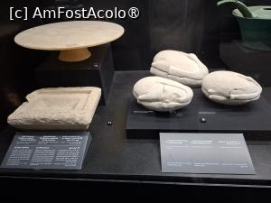 [P09] Necropola Saqqara, Muzeul Imhotep, Masă, bazin și trei cutii în formă de urechi toate cu rol de ofrande, Vechiul Regat, sec 27- 21 î. Hr. » foto by mprofeanu
 - 
<span class="allrVoted glyphicon glyphicon-heart hidden" id="av1525332"></span>
<a class="m-l-10 hidden" id="sv1525332" onclick="voting_Foto_DelVot(,1525332,29302)" role="button">șterge vot <span class="glyphicon glyphicon-remove"></span></a>
<a id="v91525332" class=" c-red"  onclick="voting_Foto_SetVot(1525332)" role="button"><span class="glyphicon glyphicon-heart-empty"></span> <b>LIKE</b> = Votează poza</a> <img class="hidden"  id="f1525332W9" src="/imagini/loader.gif" border="0" /><span class="AjErrMes hidden" id="e1525332ErM"></span>