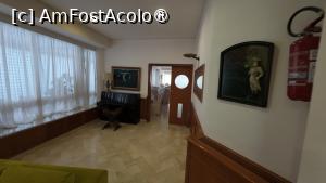[P11] Hotel Villa Serena - holul » foto by Dragoș_MD
 - 
<span class="allrVoted glyphicon glyphicon-heart hidden" id="av1529396"></span>
<a class="m-l-10 hidden" id="sv1529396" onclick="voting_Foto_DelVot(,1529396,29334)" role="button">șterge vot <span class="glyphicon glyphicon-remove"></span></a>
<a id="v91529396" class=" c-red"  onclick="voting_Foto_SetVot(1529396)" role="button"><span class="glyphicon glyphicon-heart-empty"></span> <b>LIKE</b> = Votează poza</a> <img class="hidden"  id="f1529396W9" src="/imagini/loader.gif" border="0" /><span class="AjErrMes hidden" id="e1529396ErM"></span>