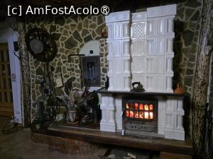 [P17] Căsuțele din Pădure; sala de mese » foto by crismis
 - 
<span class="allrVoted glyphicon glyphicon-heart hidden" id="av1530164"></span>
<a class="m-l-10 hidden" id="sv1530164" onclick="voting_Foto_DelVot(,1530164,29343)" role="button">șterge vot <span class="glyphicon glyphicon-remove"></span></a>
<a id="v91530164" class=" c-red"  onclick="voting_Foto_SetVot(1530164)" role="button"><span class="glyphicon glyphicon-heart-empty"></span> <b>LIKE</b> = Votează poza</a> <img class="hidden"  id="f1530164W9" src="/imagini/loader.gif" border="0" /><span class="AjErrMes hidden" id="e1530164ErM"></span>