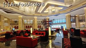 [P16] Hilton Beijing Capital Airport, lobby » foto by elenaadina
 - 
<span class="allrVoted glyphicon glyphicon-heart hidden" id="av1531236"></span>
<a class="m-l-10 hidden" id="sv1531236" onclick="voting_Foto_DelVot(,1531236,29352)" role="button">șterge vot <span class="glyphicon glyphicon-remove"></span></a>
<a id="v91531236" class=" c-red"  onclick="voting_Foto_SetVot(1531236)" role="button"><span class="glyphicon glyphicon-heart-empty"></span> <b>LIKE</b> = Votează poza</a> <img class="hidden"  id="f1531236W9" src="/imagini/loader.gif" border="0" /><span class="AjErrMes hidden" id="e1531236ErM"></span>