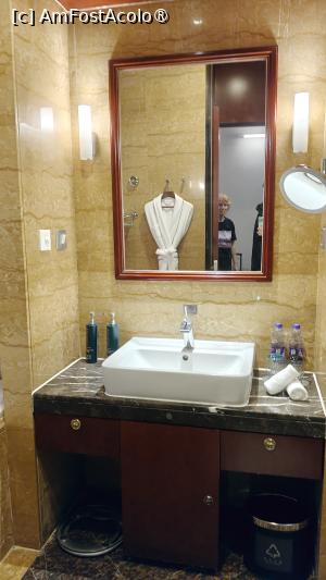 [P28] Hilton Beijing Capital Airport, camera » foto by elenaadina
 - 
<span class="allrVoted glyphicon glyphicon-heart hidden" id="av1531248"></span>
<a class="m-l-10 hidden" id="sv1531248" onclick="voting_Foto_DelVot(,1531248,29352)" role="button">șterge vot <span class="glyphicon glyphicon-remove"></span></a>
<a id="v91531248" class=" c-red"  onclick="voting_Foto_SetVot(1531248)" role="button"><span class="glyphicon glyphicon-heart-empty"></span> <b>LIKE</b> = Votează poza</a> <img class="hidden"  id="f1531248W9" src="/imagini/loader.gif" border="0" /><span class="AjErrMes hidden" id="e1531248ErM"></span>