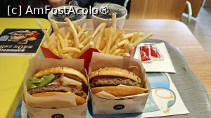 [P03] McDonald’s din Zhangjiajie ,comanda noastra » foto by elenaadina
 - 
<span class="allrVoted glyphicon glyphicon-heart hidden" id="av1533421"></span>
<a class="m-l-10 hidden" id="sv1533421" onclick="voting_Foto_DelVot(,1533421,29366)" role="button">șterge vot <span class="glyphicon glyphicon-remove"></span></a>
<a id="v91533421" class=" c-red"  onclick="voting_Foto_SetVot(1533421)" role="button"><span class="glyphicon glyphicon-heart-empty"></span> <b>LIKE</b> = Votează poza</a> <img class="hidden"  id="f1533421W9" src="/imagini/loader.gif" border="0" /><span class="AjErrMes hidden" id="e1533421ErM"></span>