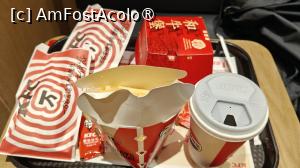 [P07] KFC din Wulingyuan, ce am comandat » foto by elenaadina
 - 
<span class="allrVoted glyphicon glyphicon-heart hidden" id="av1533425"></span>
<a class="m-l-10 hidden" id="sv1533425" onclick="voting_Foto_DelVot(,1533425,29366)" role="button">șterge vot <span class="glyphicon glyphicon-remove"></span></a>
<a id="v91533425" class=" c-red"  onclick="voting_Foto_SetVot(1533425)" role="button"><span class="glyphicon glyphicon-heart-empty"></span> <b>LIKE</b> = Votează poza</a> <img class="hidden"  id="f1533425W9" src="/imagini/loader.gif" border="0" /><span class="AjErrMes hidden" id="e1533425ErM"></span>