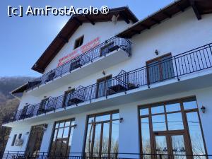 [P01] Restaurantul Pensiune Mărginimea Sibiului - vedere din faţă » foto by nicole33
 - 
<span class="allrVoted glyphicon glyphicon-heart hidden" id="av1466292"></span>
<a class="m-l-10 hidden" id="sv1466292" onclick="voting_Foto_DelVot(,1466292,29384)" role="button">șterge vot <span class="glyphicon glyphicon-remove"></span></a>
<a id="v91466292" class=" c-red"  onclick="voting_Foto_SetVot(1466292)" role="button"><span class="glyphicon glyphicon-heart-empty"></span> <b>LIKE</b> = Votează poza</a> <img class="hidden"  id="f1466292W9" src="/imagini/loader.gif" border="0" /><span class="AjErrMes hidden" id="e1466292ErM"></span>
