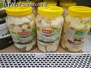 [P33] Prizren, așa arată brânza Sharri în alimentară, mai bună la producători dar nu am ajuns în piață... » foto by mprofeanu
 - 
<span class="allrVoted glyphicon glyphicon-heart hidden" id="av1536395"></span>
<a class="m-l-10 hidden" id="sv1536395" onclick="voting_Foto_DelVot(,1536395,29391)" role="button">șterge vot <span class="glyphicon glyphicon-remove"></span></a>
<a id="v91536395" class=" c-red"  onclick="voting_Foto_SetVot(1536395)" role="button"><span class="glyphicon glyphicon-heart-empty"></span> <b>LIKE</b> = Votează poza</a> <img class="hidden"  id="f1536395W9" src="/imagini/loader.gif" border="0" /><span class="AjErrMes hidden" id="e1536395ErM"></span>