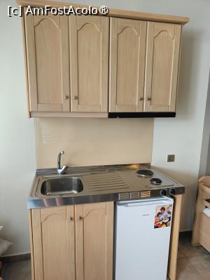 [P10] Chicineta apartamentului (frigiderul cam micuț). » foto by tata123 🔱
 - 
<span class="allrVoted glyphicon glyphicon-heart hidden" id="av1538968"></span>
<a class="m-l-10 hidden" id="sv1538968" onclick="voting_Foto_DelVot(,1538968,29417)" role="button">șterge vot <span class="glyphicon glyphicon-remove"></span></a>
<a id="v91538968" class=" c-red"  onclick="voting_Foto_SetVot(1538968)" role="button"><span class="glyphicon glyphicon-heart-empty"></span> <b>LIKE</b> = Votează poza</a> <img class="hidden"  id="f1538968W9" src="/imagini/loader.gif" border="0" /><span class="AjErrMes hidden" id="e1538968ErM"></span>