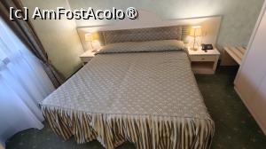 [P04] Internazionale Hotel - camera » foto by elenaadina
 - 
<span class="allrVoted glyphicon glyphicon-heart hidden" id="av1539397"></span>
<a class="m-l-10 hidden" id="sv1539397" onclick="voting_Foto_DelVot(,1539397,29420)" role="button">șterge vot <span class="glyphicon glyphicon-remove"></span></a>
<a id="v91539397" class=" c-red"  onclick="voting_Foto_SetVot(1539397)" role="button"><span class="glyphicon glyphicon-heart-empty"></span> <b>LIKE</b> = Votează poza</a> <img class="hidden"  id="f1539397W9" src="/imagini/loader.gif" border="0" /><span class="AjErrMes hidden" id="e1539397ErM"></span>