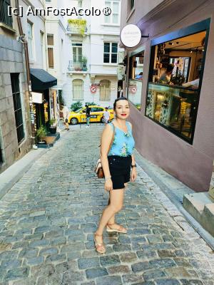 [P02] Străduța pe care se află Galateia . În spatele meu dacă faci dreapta se vede Galata Tower . » foto by indiralisa_26
 - 
<span class="allrVoted glyphicon glyphicon-heart hidden" id="av1539718"></span>
<a class="m-l-10 hidden" id="sv1539718" onclick="voting_Foto_DelVot(,1539718,29422)" role="button">șterge vot <span class="glyphicon glyphicon-remove"></span></a>
<a id="v91539718" class=" c-red"  onclick="voting_Foto_SetVot(1539718)" role="button"><span class="glyphicon glyphicon-heart-empty"></span> <b>LIKE</b> = Votează poza</a> <img class="hidden"  id="f1539718W9" src="/imagini/loader.gif" border="0" /><span class="AjErrMes hidden" id="e1539718ErM"></span>