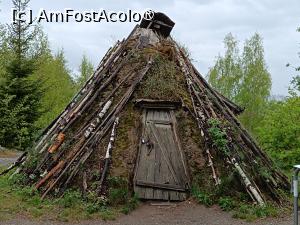 [P09] Stockholm, Skansen, Situl Sami, „Colibă de turbă” - „Torvkåta” din lemn, pământ și straturi de turbă » foto by mprofeanu
 - 
<span class="allrVoted glyphicon glyphicon-heart hidden" id="av1516482"></span>
<a class="m-l-10 hidden" id="sv1516482" onclick="voting_Foto_DelVot(,1516482,29431)" role="button">șterge vot <span class="glyphicon glyphicon-remove"></span></a>
<a id="v91516482" class=" c-red"  onclick="voting_Foto_SetVot(1516482)" role="button"><span class="glyphicon glyphicon-heart-empty"></span> <b>LIKE</b> = Votează poza</a> <img class="hidden"  id="f1516482W9" src="/imagini/loader.gif" border="0" /><span class="AjErrMes hidden" id="e1516482ErM"></span>