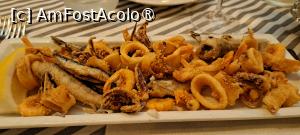 [P18] Trattoria da Sasà, platoul meu de frittura di pesce » foto by irinad
 - 
<span class="allrVoted glyphicon glyphicon-heart hidden" id="av1542558"></span>
<a class="m-l-10 hidden" id="sv1542558" onclick="voting_Foto_DelVot(,1542558,29437)" role="button">șterge vot <span class="glyphicon glyphicon-remove"></span></a>
<a id="v91542558" class=" c-red"  onclick="voting_Foto_SetVot(1542558)" role="button"><span class="glyphicon glyphicon-heart-empty"></span> <b>LIKE</b> = Votează poza</a> <img class="hidden"  id="f1542558W9" src="/imagini/loader.gif" border="0" /><span class="AjErrMes hidden" id="e1542558ErM"></span>
